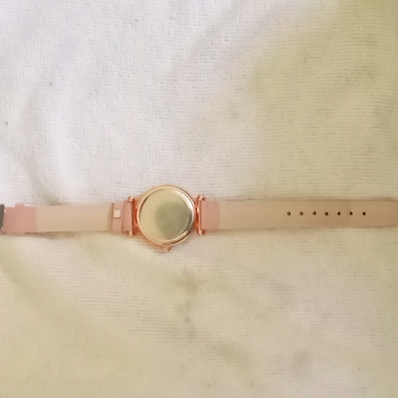 Womens rose pink watch - Picture 3 of 3